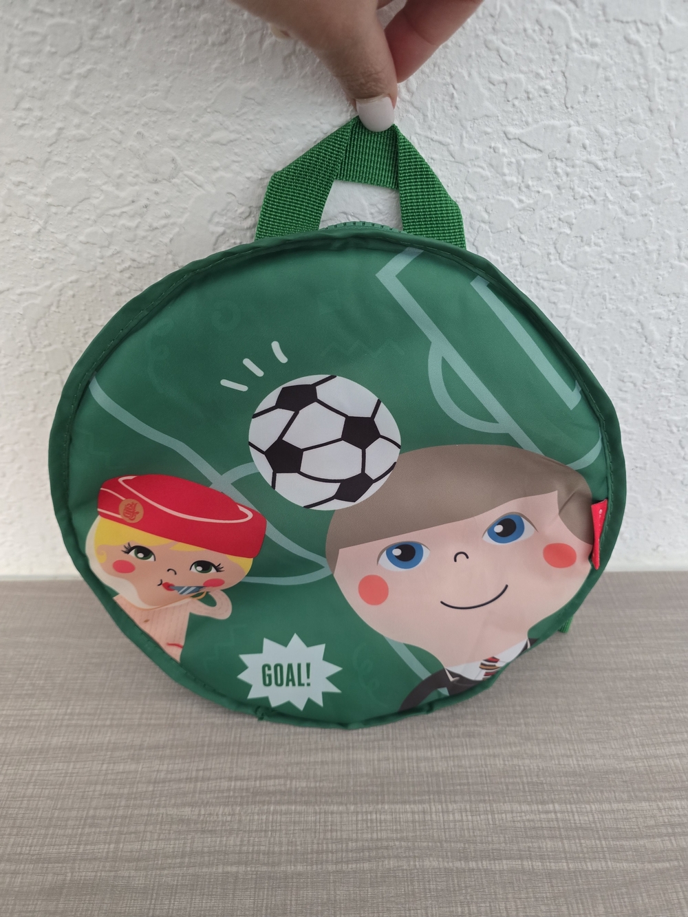 Emirates Airlines Fly With Me Kids Soccer Backpack Green Round Zippered Pack.NEW